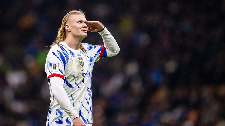 A saudação de Erling Haaland é uma cerimónia de coroação para o futebol norueguês